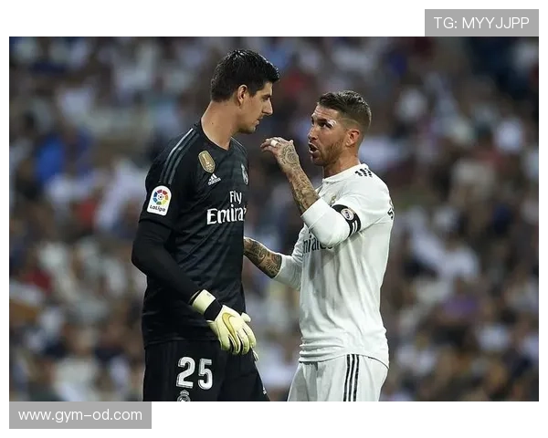 库尔图瓦：禁区统治与高球处理构筑的防守堡垒