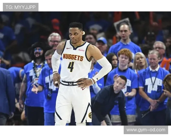 杰伦·威廉姆斯挡拆创高效得分，提升球队关键时刻攻击力