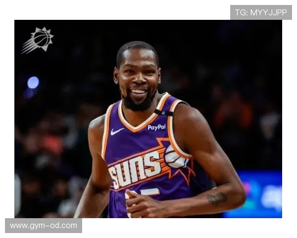 杜兰特利用挡拆拉开空间 提升关键时刻得分效率