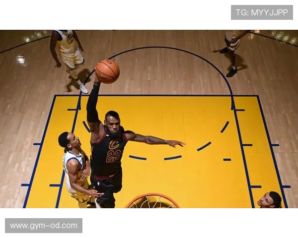 勒布朗挡拆加快进攻节奏，高位单打得分率超詹姆斯同期表现